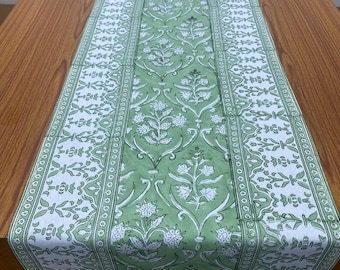 Chemin de table en tissu 100 % pur coton imprimé floral indien vert et blanc, bloc de main, décoration de mariage, plateau de table, cadeau de décoration de table à manger