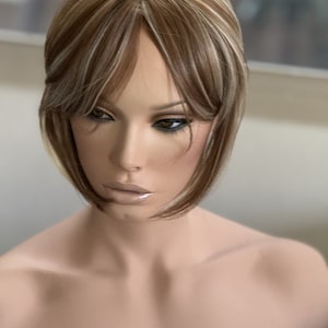 ティルスタイル アッシュブラウン ブロンド ハイライト ヘアピース ブラウン クリップイン ヘアトッパー 薄毛用 クラウン ショートヘアスタイル