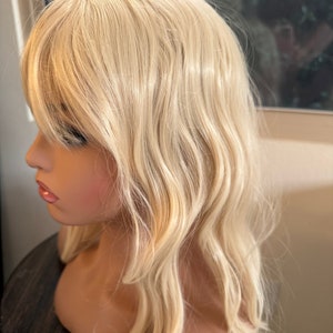 女性用ティルスタイルのブロンドヘアトップ/前髪/ボディウェーブ