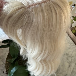 女性のためのティルスタイルの白いブロンドのヘアトッパー/バタフライバング