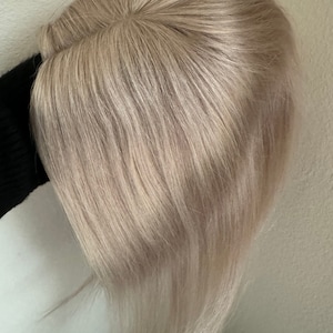 ティルスタイル アッシュブロンド グレー ヒューマンヘア トッパー 女性用 薄毛 クラウン ショートヘア