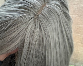 Tillstyle medium grey wig with bangs