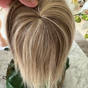 Tillstyle 100% 人毛 アッシュブロンド ハイライト ヘアピース クリップイン ヘアトッパー 薄毛用 クラウン ショートヘアスタイル