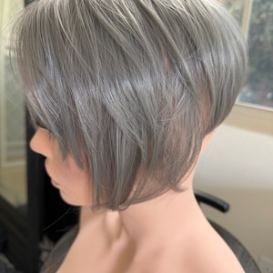Tillstyle グレートップヘアピース ブラウングレー クリップインヘアトッパー 薄毛用 クラウン ショートヘアスタイル
