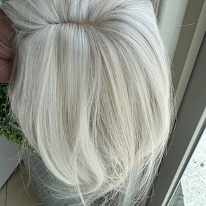 ティルスタイルホワイトとアッシュブラウンのハイライトのヘアトッパー、女性用リアルパート/クリップインヘアトッパー