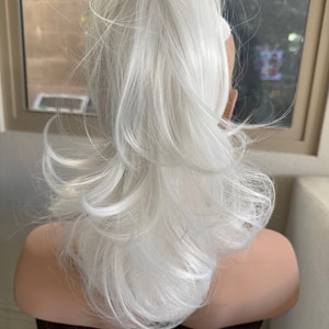 Tillstyle white claw clip ponytail clip in pony real hair like synthetic fibre Premium clip in pony tail hair extensions
