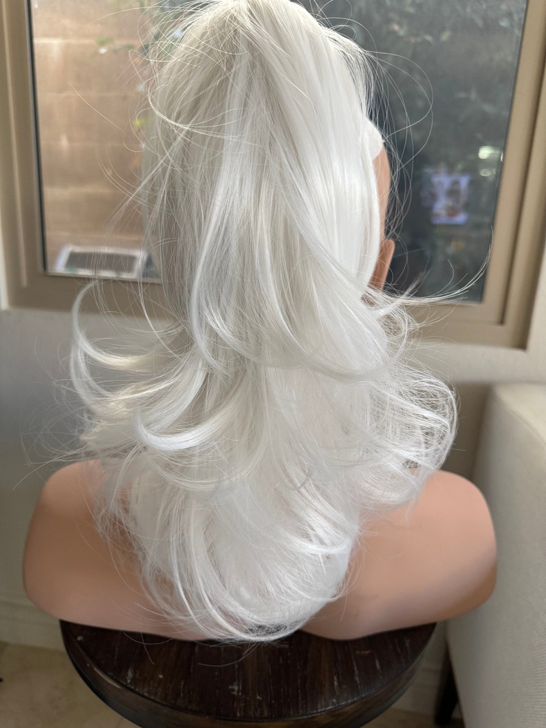 Tillstyle white claw clip ponytail clip in pony real hair like synthetic fibre Premium clip in pony tail hair extensions