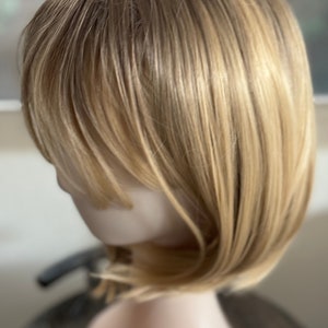 Tillstyle ブロンドボブウィッグ、前髪付き、オンブルブロンドショートヘアウィッグ、女性用、合成プレミアムファイバー、耐熱性