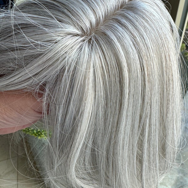 Hasta estilo toppers de pelo gris blanco para mujeres / capas / flequillo
