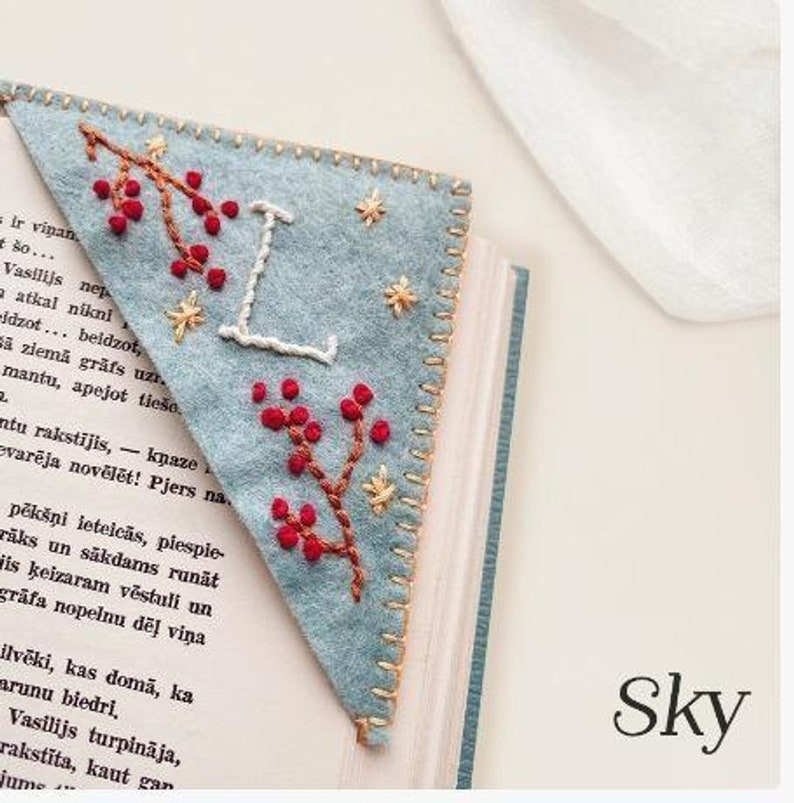 Custom Initials Embroidery Felt Bookmarks, Personalized Embroidered Corner Bookmark, Gift for Book Lovers Sky