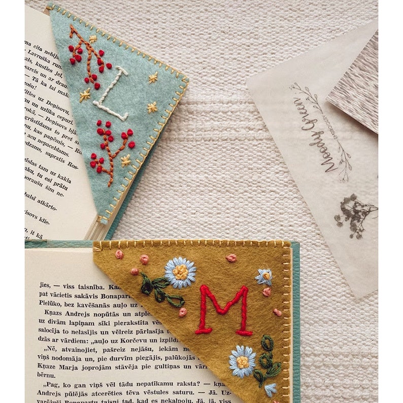 Custom Initials Embroidery Felt Bookmarks, Personalized Embroidered Corner Bookmark, Gift for Book Lovers zdjęcie 2