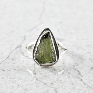 Authentic Czech Republic Moldavite Rough Gemstone Ring 925 Solid Sterling Silver Handmade Ring Jewelry