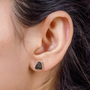 RAW MOLDAVITE Cartilage Stud Earrings ,Genuine Moldavite Earring Studs , 925 Solid Sterling Silver Stud Earring, Boho Dainty Earring