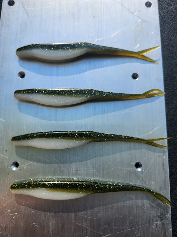 5 Split Tail Jerk Bait Baby Bass & Pearl White Laminate 