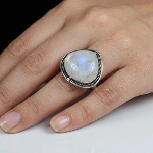 White Rainbow Moonstone Gemstone Ring, Teardrop Shape Moonstone-Ring Twisted Rope 925 Silver Rings For Her, Statement-Rings