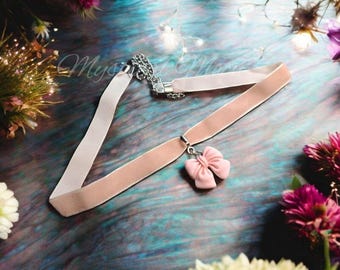 Grillige lichtroze fluwelen chokerketting met roze strik Fairycore handgemaakte Lolita-sieraden Cottage