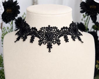 Black Lace Choker Victorian Gothic Necklace with Floral Heart Design Elegant Statement Jewelry
