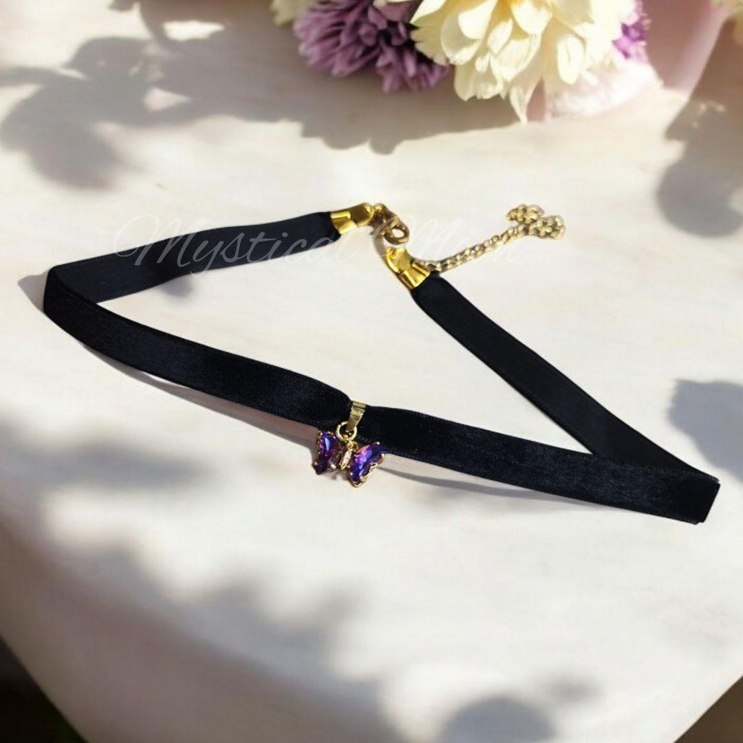 Collana girocollo in velluto nero con farfalla in cristallo viola e ciondolo dorato Cottagecore Fairycore Gioielli gotici romantici - Italia