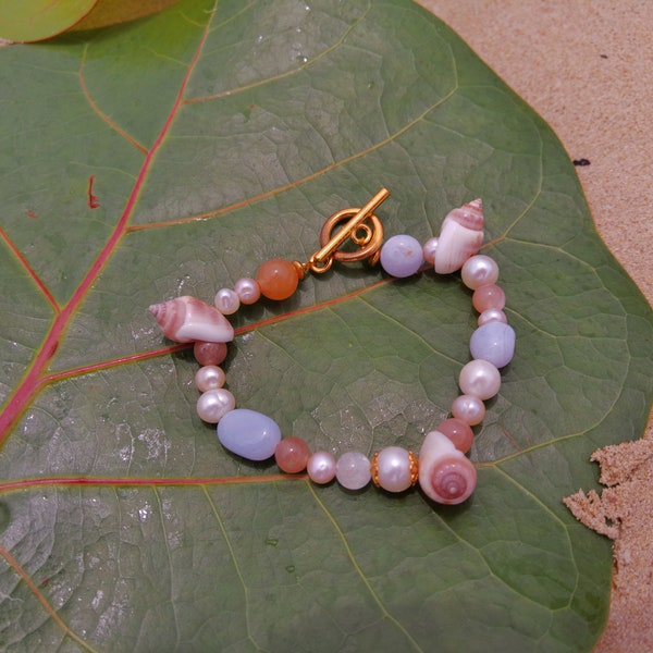 Bracelet perles de cultures coquillage rose calcédoine bleue et aventurine orange