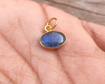 Handmade 18K Gold Kyanite Charm Pendant: Natural Blue Gemstone