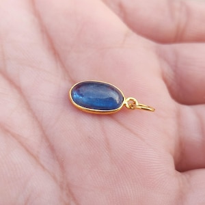 Handmade 18K Gold Kyanite Charm Pendant: Natural Blue Gemstone