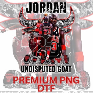 以下が含まれることがあります： 複数のスタイルで「JORDAN」という名前が描かれたグラフィックデザイン。赤と黒のジャージを着たバスケットボール選手の画像。テキスト「UNDISPUTED GOAT」と「PREMIUM PNG DTF」も含まれています。