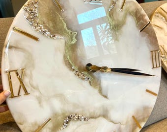 Living room clock decor Modern wall clock Housewarming gift Light beige elegant marble wall clock Epoxy resin gold and white wall clock