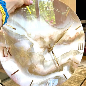 Aesthetic room decor Modern wall clock Light beige elegant epoxy resin wall clock golden Girlfriend gift Mom gift Grandma gift Wedding gift