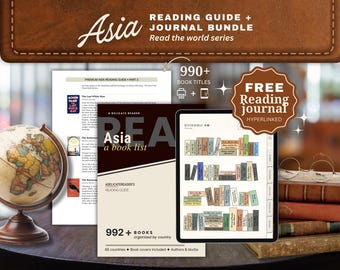 Peut inclure: Un guide de lecture numérique et un journal comprenant une en-tête en cuir brun avec le texte Asia Reading Guide + Journal Bundle. L'ensemble inclut un document de liste de livres, une tablette affichant une bibliothèque et un globe.