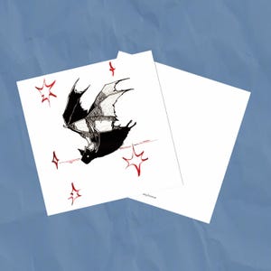 Impression carrée chauve-souris et étoiles volantes | Oeuvre d'art faite main | Carte postale animal