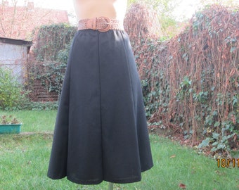 Wool Skirt Pockets / Woolen Skirt / Rare Wool skirt / Skirt Vintage / Black Wool Skirt / Black Skirt Pockets / Size EUR44 / 46 / UK16 / 18