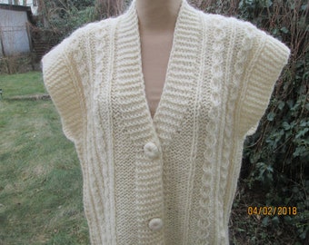 Chunky Wool Cable Knit Vest | Cream Buttoned Sleeveless Cardigan, Size UK16/18