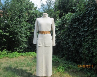 Rare Skirt Suit Vintage / 2 PC Skirt Suit / Wool / Acrylic / Skirt & Sweater / Two Piece Skirt Suit / Size M / Beige