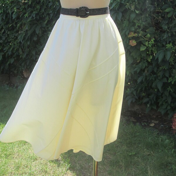 Cotton White Skirt / Rare Cotton Skirt / Cotton Skirt Cream / Cotton Skirt Pocket / Size EUR44 / UK16