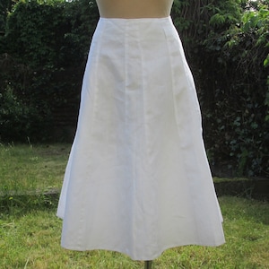 Vintage White Cotton Linen Skirt: EUR44 / UK16