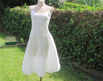 Vintage Flared Linen Dress: White Sleeveless Summer Dress (EUR42 / UK14)