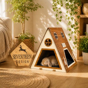 Casa moderna de madera para conejos: cama tipo bungalow con cojín lavable.