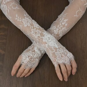 Fingerless lace bridal sleeves,Custom gloves, bridal gloves, detachable lace bridal sleeves, custom made sleeves , separate bridal sleeves