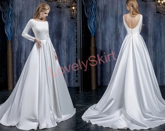 A-line crepe wedding dress with an open back, wedding dress with long sleeves and a train, classic wedding dress , Minimalist wedding dress