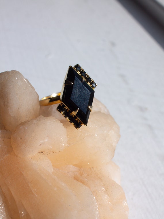 Mob Wife Aesthetic Black Cocktail Ring Size 7 - image 2