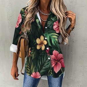 Tropical Floral Button-Up Shirt,Women&#39;s Hawaiian Blouse,Casual Vacation Shirt,Boho Leaf Print Top, Lightweight Beachwear, Summer Resort Wear