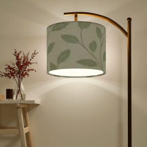 Boho Leaf Print Lampshade: Soft Green Linen Look, Arc/Floor Lamp Bild 6