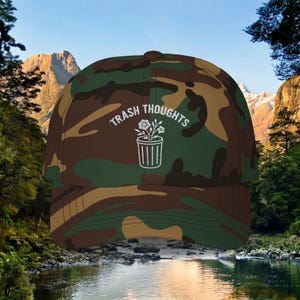 Camouflage Dad Cap: "Trash Thoughts"-ontwerp - stijlvolle uniseks hoed