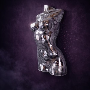 Väggkonst med spegelkula | Glasskulptur från discotiden | Skimrande discodekor