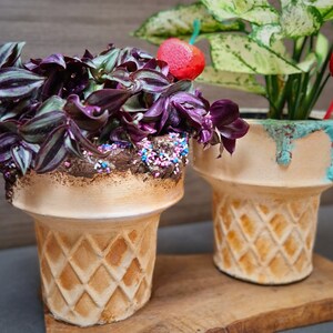 Süßer Leckerli-Übertopf - Großer Stein gemeißelter Eistüte - Innentopf-Geschenk für Gärtner, Arbeit Bestie - Funky Raumdekor - Gartenverzierung