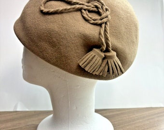 Vintage Camel Felted Wool Beret with Tassels Women's M 50s-60s
