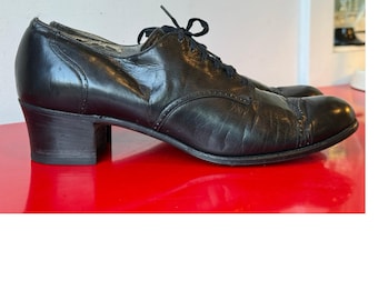 Zapatos vintage de mujer de los años 40, talla 8.5 AAAA, de cuero negro, brogue "Research" Canadá