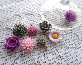 Gray and Purple Wine Charms, Set of 8, Drink Marker, Wedding Favors, Hostess Gifts, Small Gift, Cocktail Party, Bar Ware, Flowers Charms