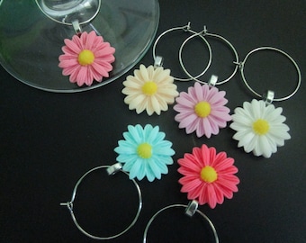 Daisy Wine Charms, Pretty Wine Tags, Set of 6, Daisy Flower Decor, Drink Marker, Housewarming Gift, Turquoise, Aqua, Green, Purple