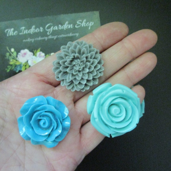 Flower Magnets, 6 Magnets in Cyan, Aqua and Gray, Fridge Magnet, Desk Decor, Cubicle Decor, Office Supplies